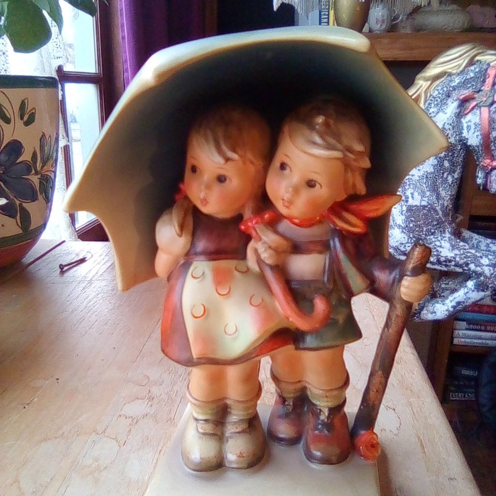 Hummel Stormy Weather Umbrella Girl & Boy Figurine 71